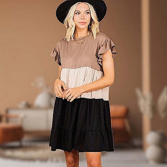 COLOR BLOCK RUFFLE HEM MINI DRESS - Picture 2 of 7